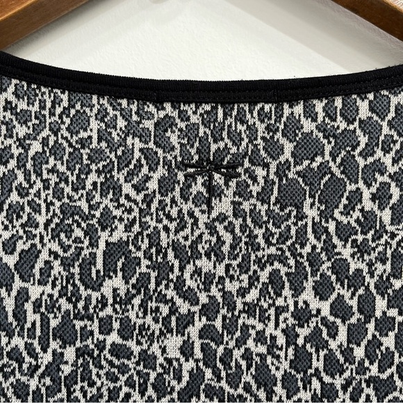 Tyler Boe black gray animal print shift dress pockets 3/4 length sleeves small - Picture 7 of 10